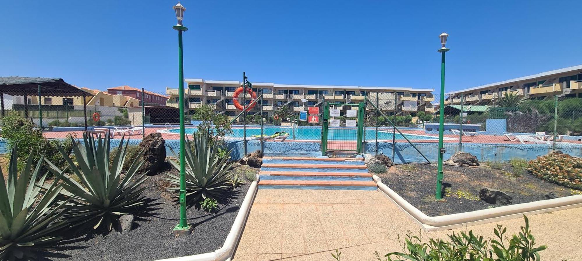 Sunny With Pool View By Ocean Appartement *